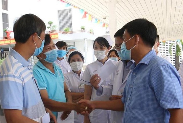 Правительство Вьетнама решительно борется с COVID-19 и прилагает усилия для лечения пациентов - ảnh 1