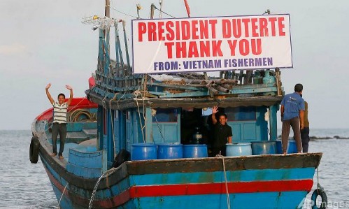 Le Vietnam salue la libération par Manille de ses 17 pêcheurs - ảnh 1
