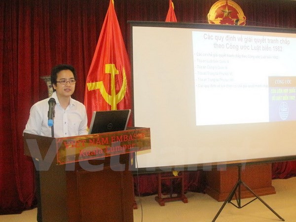 Table ronde sur la mer Orientale organisée par l’ambassade du Vietnam en Malaisie - ảnh 1