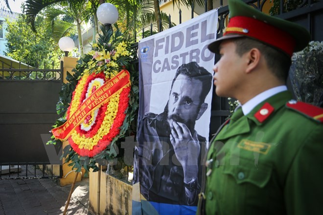 Décès de Fidel Castro : le Vietnam observe un jour de deuil national - ảnh 1