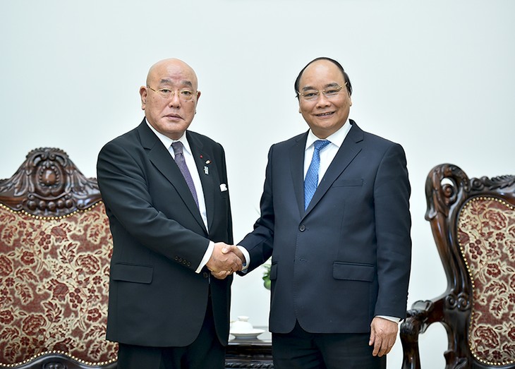 Nguyen Xuan Phuc reçoit le conseiller spécial du gouvernement japonais - ảnh 1