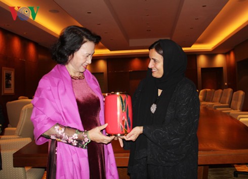 Nguyen Thi Kim Ngan rencontre la ministre de la Tolérance des Emirats arabes unis - ảnh 1