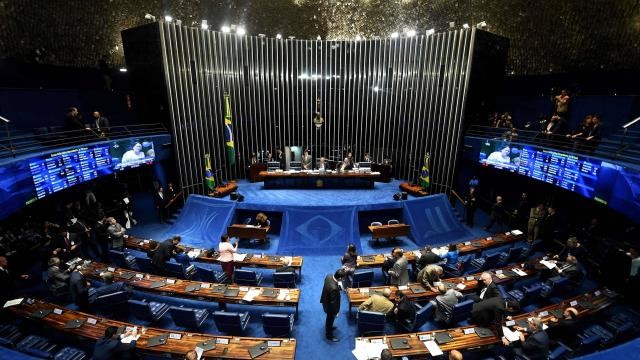 Le sénat brésilien adopte le gel des dépenses publiques sur vingt ans - ảnh 1