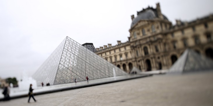 Militaires agressés au Louvre : l'assaillant soupçonné d'avoir tweeté avant l'attaque - ảnh 1