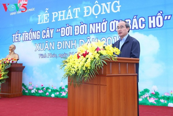Nguyen Thien Nhan participe à la fête de plantation d’arbres à Vinh Phuc - ảnh 1