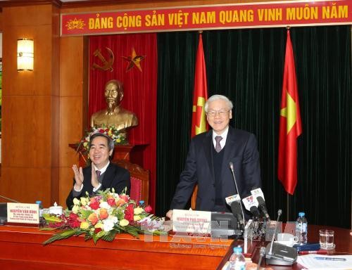 Nguyen Phu Trong travaille avec la commission économique centrale - ảnh 1