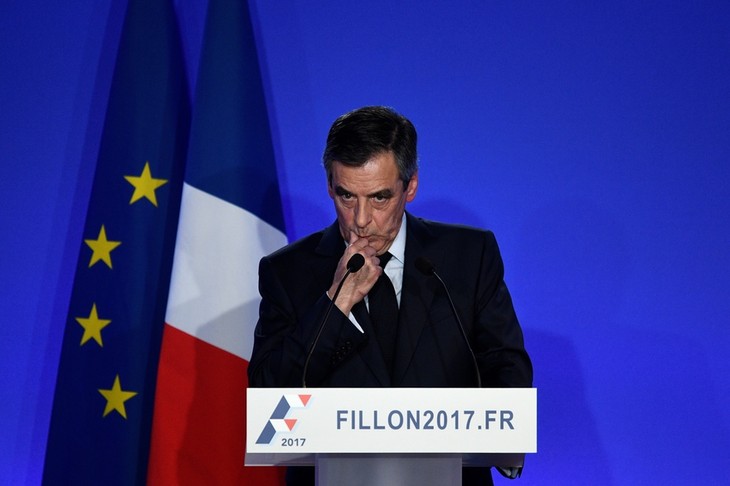 Présidentielle 2017 : Hamon s'envole et Fillon plonge, selon un sondage - ảnh 1
