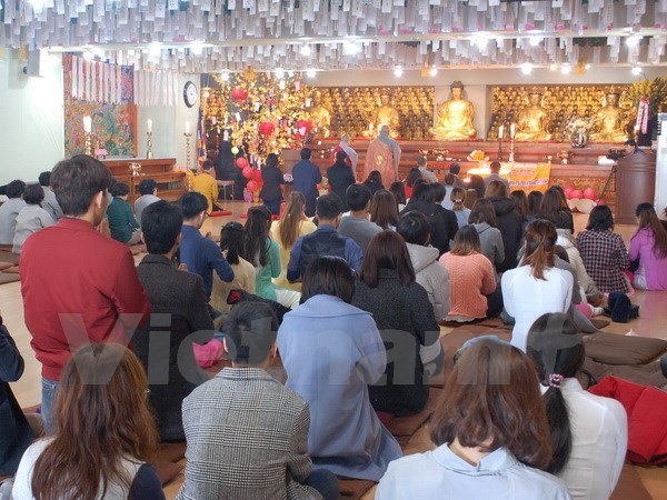 Les bouddhistes vietnamiens en République de Corée s’orientent vers le pays - ảnh 1