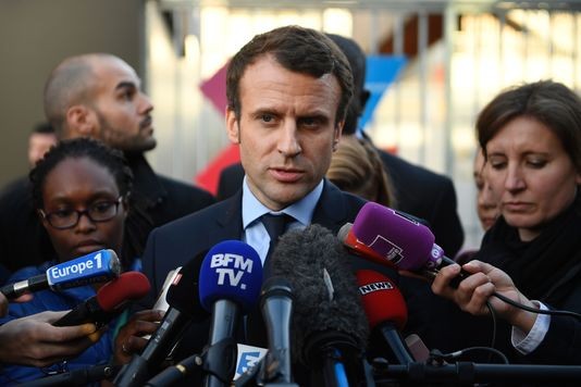 Emmanuel Macron: la droite et la gauche ont oublié les classes moyennes - ảnh 1