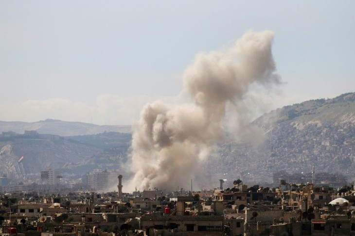 Syrie: violents combats à Damas après une attaque surprise d'insurgés - ảnh 1