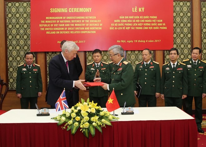 Intensifier la coopération défensive Vietnam-Royaume-Uni - ảnh 1
