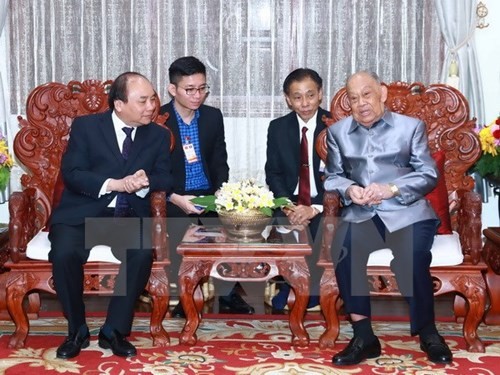 Le Premier ministre termine sa tournée au Cambodge et au Laos - ảnh 1