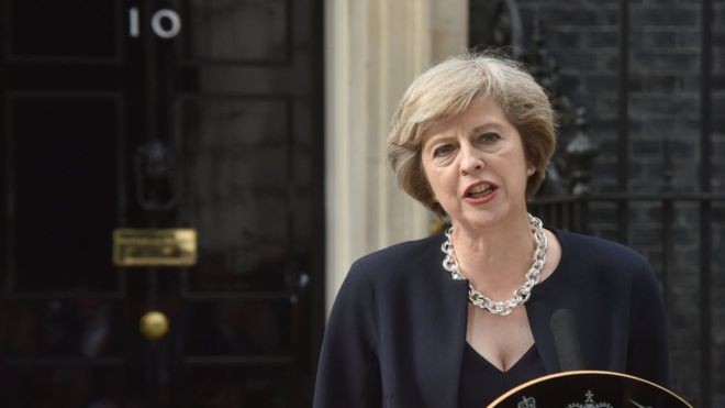 Theresa May accuse l'UE de vouloir influencer le résultat des législatives - ảnh 1