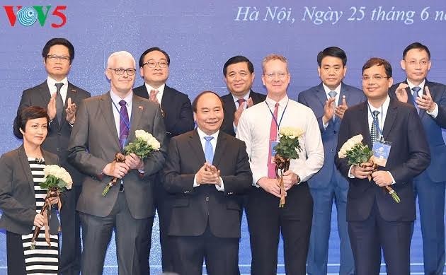 Le Premier ministre à la conférence de promotion de l’investissement de Hanoï 2017 - ảnh 1