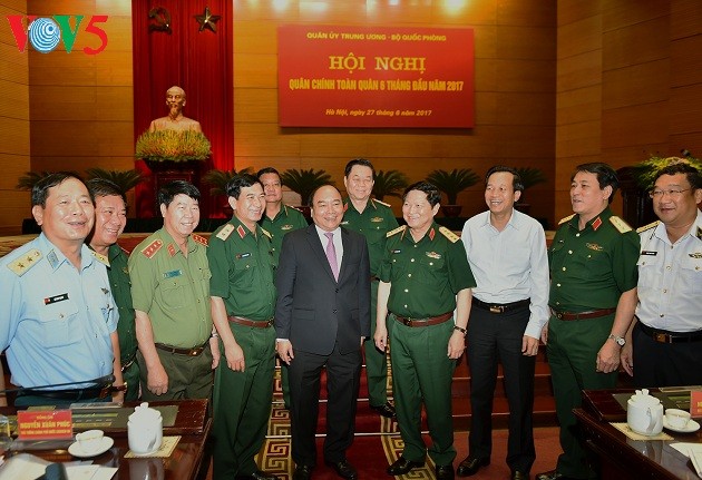 Nguyên Xuân Phuc à la conférence militaire nationale - ảnh 1