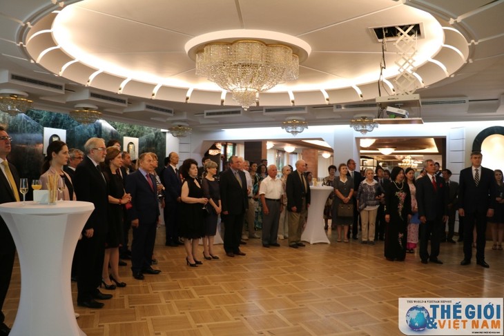 Célébration des 25 ans des relations diplomatiques Vietnam-Moldavie - ảnh 1