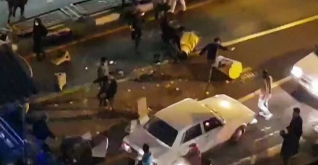  Manifestations en Iran : plusieurs victimes parmi la police - ảnh 1