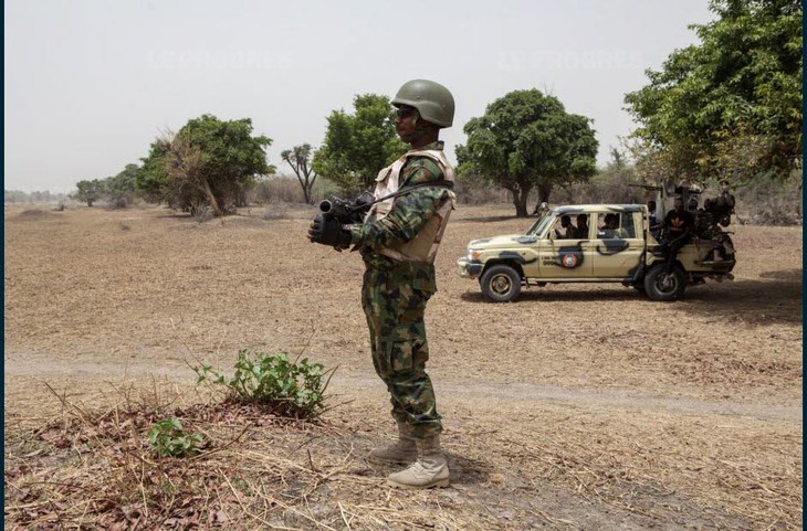Nigeria: des lycéennes enlevées par Boko Haram secourues par l'armée - ảnh 1