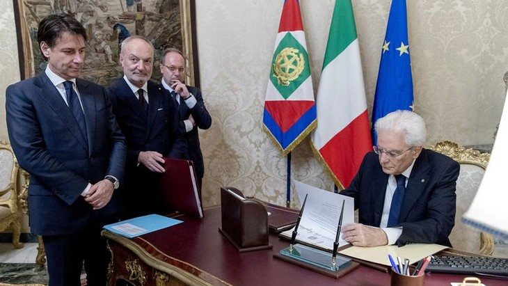 Italie: le nouveau chef du gouvernement, Giuseppe Conte, a prêté serment - ảnh 1