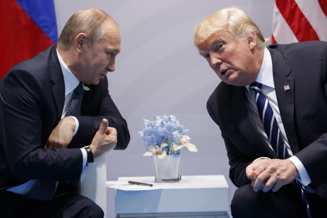 Un conseiller de Donald Trump à Moscou pour évoquer une rencontre avec Vladimir Poutine  - ảnh 1