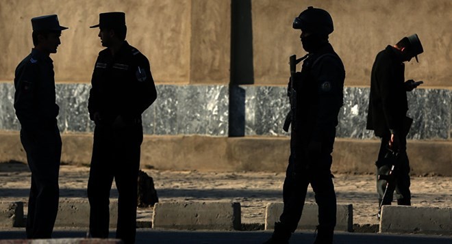Afghanistan : un attentat à la bombe fait 8 morts et 40 blessés - ảnh 1
