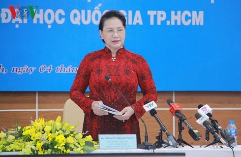 Nguyên Thi Kim Ngân visite l’Université nationale de Hô Chi Minh-ville  - ảnh 1