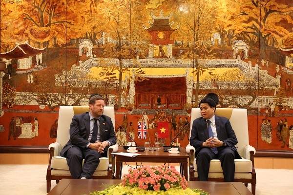 Hanoï renforce la coopération avec le Royaume-Uni - ảnh 1