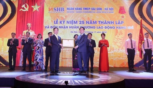Vuong Dinh Huê au 25e anniversaire de la banque SHB - ảnh 1