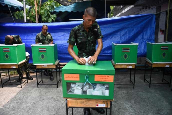 En Thaïlande, le parti proche de l’armée en tête des élections législatives - ảnh 1