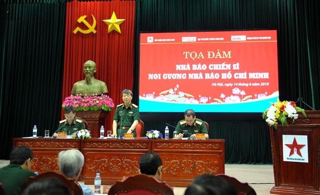 Hô Chi Minh et le journaliste militaire - ảnh 1