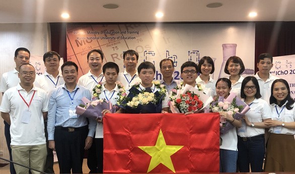 Olympiades internationales de Chimie 2020: le Vietnam se classe au deuxième rang mondial - ảnh 1