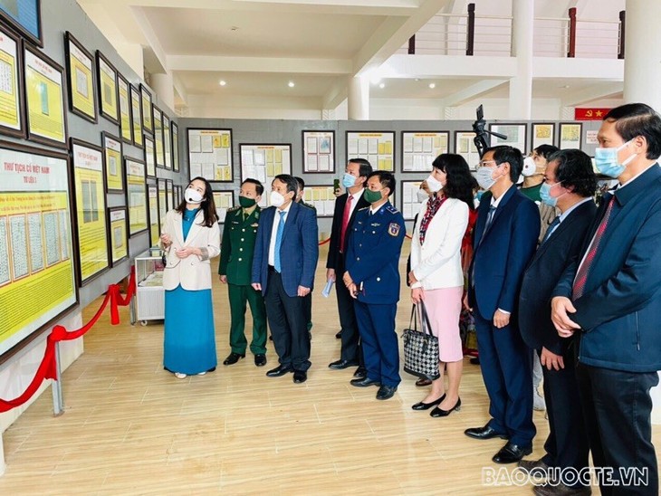 Exposition sur Hoàng Sa et Truong Sa dans la province de Quang Tri (Centre) - ảnh 1