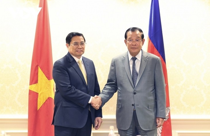 Entretien Pham Minh Chinh - Hun Sen aux États-Unis - ảnh 1