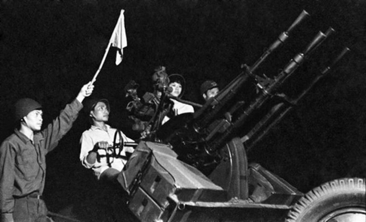 Célébrations des 50 ans de la victoire “Hanoi-Diên Biên Phu aérien” - ảnh 1