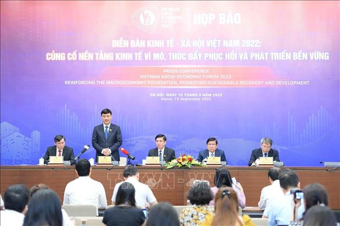 Forum socioéconomique du Vietnam: «Consolider les fondements macroéconomiques pour soutenir la reprise et le développement durable » - ảnh 1