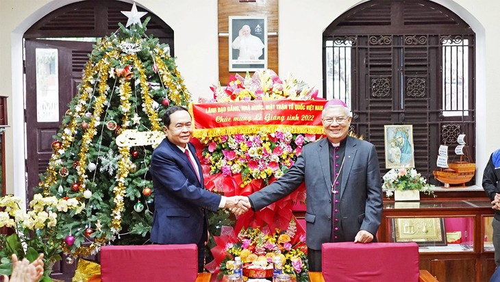 Trân Thanh Mân formule ses vœux de Noël aux catholiques et protestants de Da Nang - ảnh 1