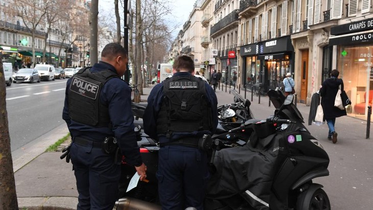 La France déploie plus de 10.000 policiers jeudi pour les manifestations sur les retraites - ảnh 1