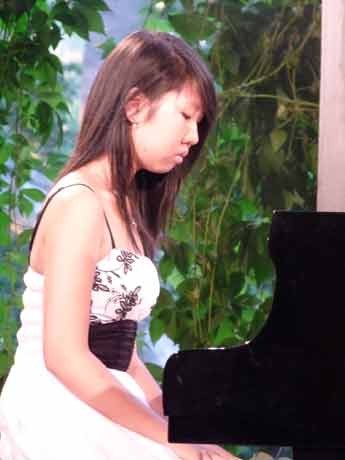 Thu Quỳnh đoạt giải 3 cuộc thi Konkurs piano toàn quốc hệ trung cấp Ba Lan - ảnh 1