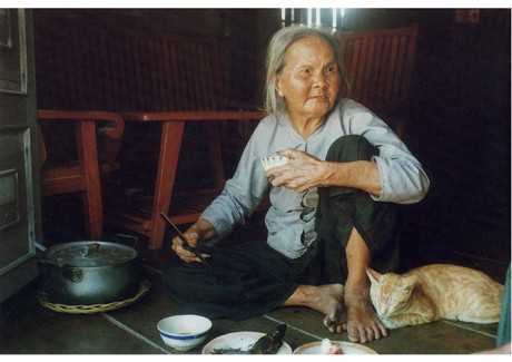 Những bức ảnh về Mẹ Việt Nam anh hùng của nhà báo Trần Hồng - ảnh 2