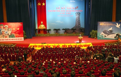 Mít tinh trọng thể kỷ niệm 40 năm chiến thắng Hà nội- Điện biên phủ trên không - ảnh 1