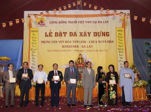 Lễ đặt đá xây dựng Trung tâm văn hóa tâm linh Cộng đồng Việt Nam tại Ba Lan - ảnh 7