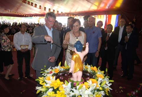 Lễ đặt đá xây dựng Trung tâm văn hóa tâm linh Cộng đồng Việt Nam tại Ba Lan - ảnh 8