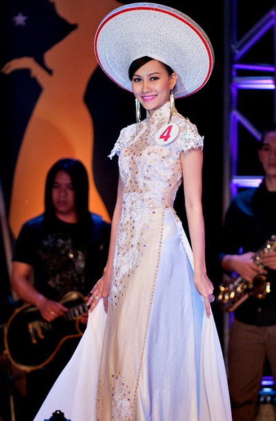 Hoa hậu Việt Nam Toàn cầu 2013 khoe sắc - ảnh 2