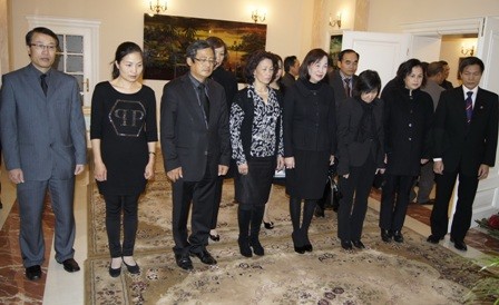 Đại sứ quán Việt Nam tại Ba Lan mở sổ tang, tổ chức Lễ viếng Đại tướng Võ Nguyên Giáp - ảnh 5