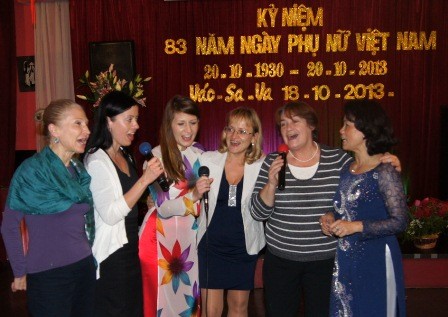 Kỷ niệm 83 năm ngày phụ nữ Việt Nam tại Warszawa - ảnh 6
