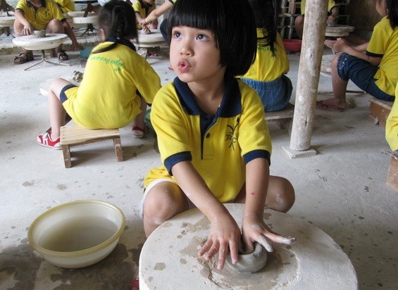 Để các thế hệ con em người Việt ở nước ngoài hướng vế đất nước: Từ mỗi gia đình Việt - ảnh 2