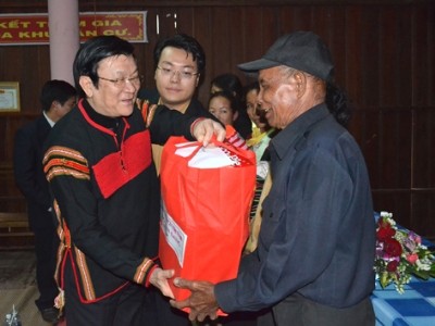 Chủ tịch nước Trương Tấn Sang thăm, làm việc tại tỉnh Đắc Lắc - ảnh 1