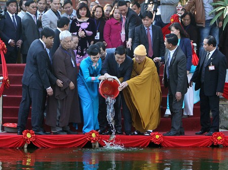 Chủ tịch nước Trương Tấn Sang dự chương trình Xuân quê hương 2014 - ảnh 1
