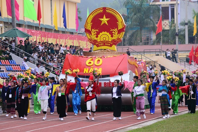 Mít tinh, diễu binh, diễu hành kỷ niệm 60 năm chiến thắng Điện Biên Phủ (7/5/1954 – 7/5/2014) - ảnh 3