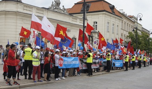 Warszawa, xuống đường biểu tình tuần hành lần hai phản đối Trung Quốc - ảnh 9